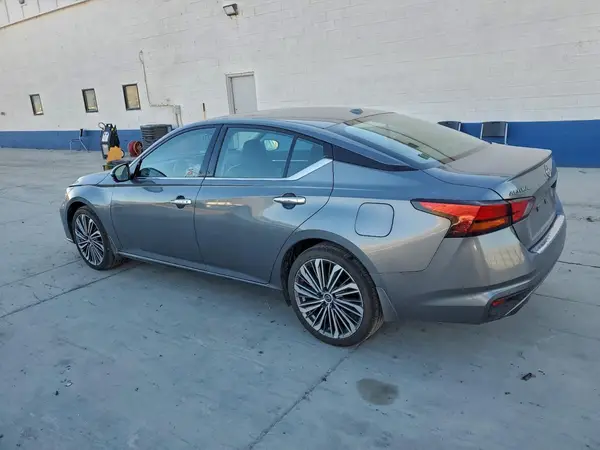 1N4BL4EW6PN327445 2023 NISSAN ALTIMA - Image 2
