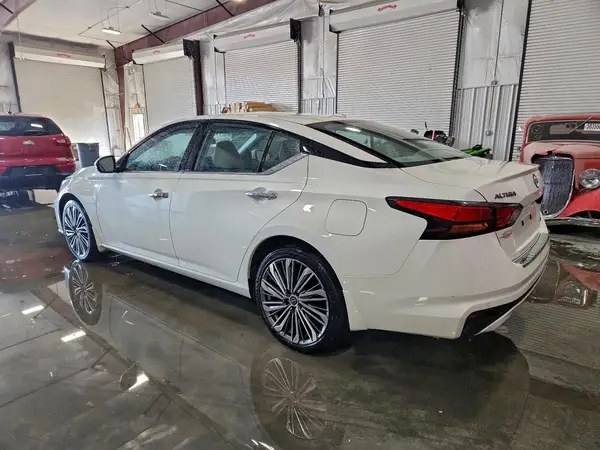 1N4BL4EW7PN308077 2023 NISSAN ALTIMA - Image 2