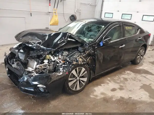 1N4BL4EW8KC134590 2019 NISSAN ALTIMA - Image 2