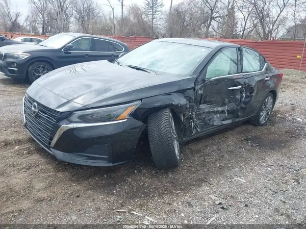 1N4BL4EW8RN402715 2024 NISSAN ALTIMA - Image 2