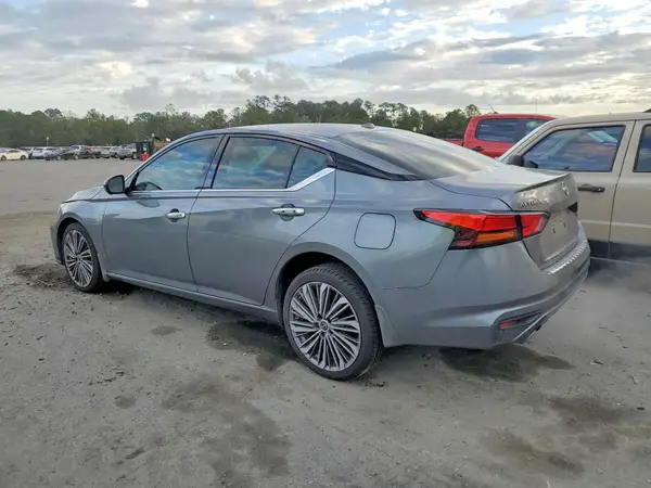 1N4BL4EW9PN378275 2023 NISSAN ALTIMA - Image 2