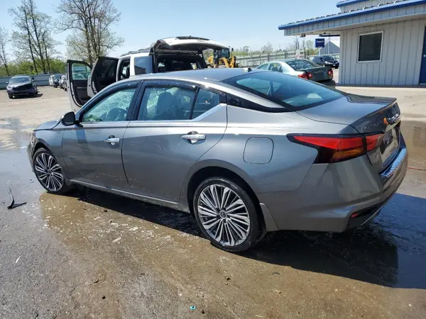 1N4BL4EW9PN411095 2023 NISSAN ALTIMA - Image 2
