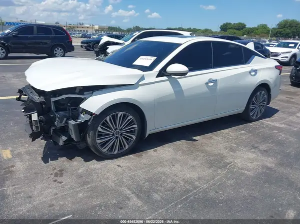 1N4BL4EW9RN382832 2024 NISSAN ALTIMA - Image 2