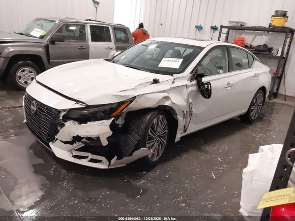 1N4BL4EW9SN333734 2025 NISSAN ALTIMA - Image 2