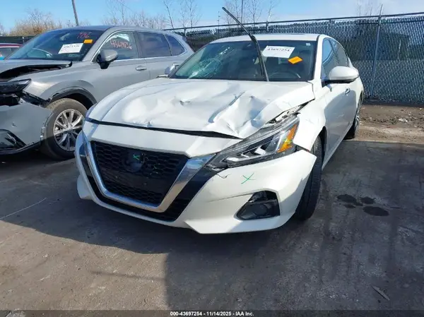 1N4BL4FV4KC116724 2019 NISSAN ALTIMA - Image 2