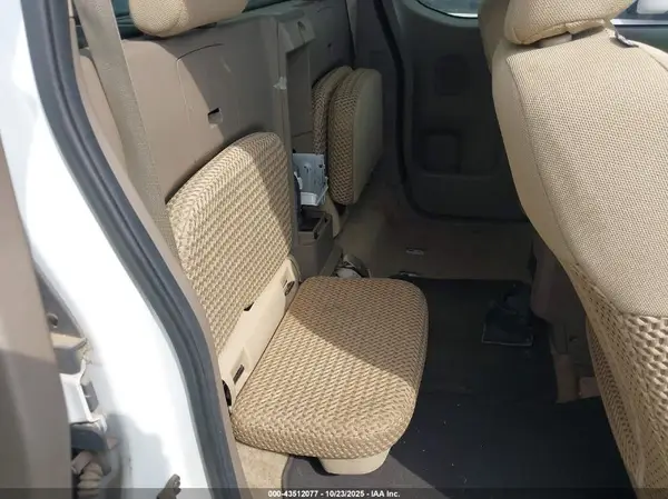 1N6AD0CU0GN757613 2016 NISSAN NAVARA (FRONTIER) - Image 8