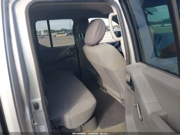 1N6AD0ER7GN786910 2016 NISSAN NAVARA (FRONTIER) - Image 8
