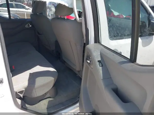 1N6AD0ER8JN762056 2018 NISSAN NAVARA (FRONTIER) - Image 8