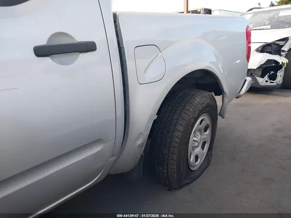 2017 NISSAN NAVARA (FRONTIER) auction photo 6