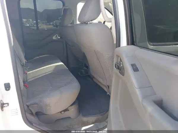 1N6AD0ERXGN728015 2016 NISSAN NAVARA (FRONTIER) - Image 8