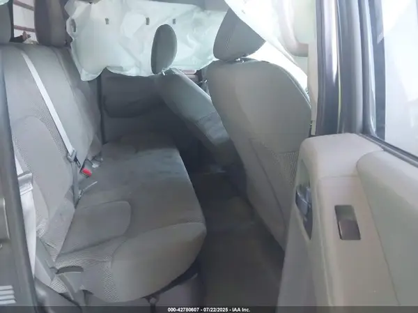 1N6AD0EV0GN714895 2016 NISSAN NAVARA (FRONTIER) - Image 8