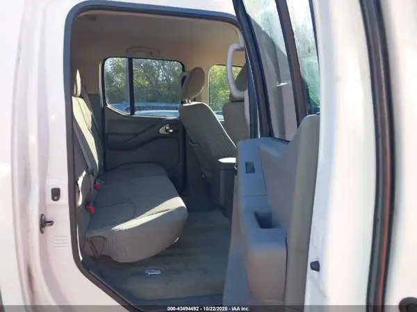 1N6AD0EV0GN750442 2016 NISSAN NAVARA (FRONTIER) - Image 8