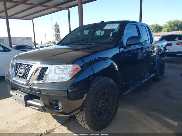 1N6AD0EV0HN763869 2017 NISSAN NAVARA (FRONTIER) - Image 2