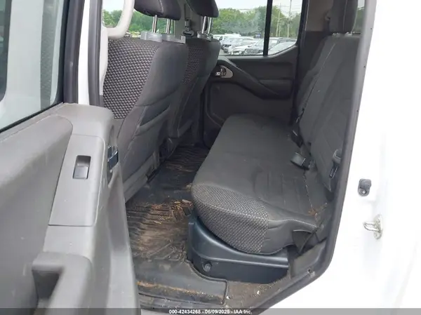 1N6AD0EV0HN768196 2017 NISSAN NAVARA (FRONTIER) - Image 8