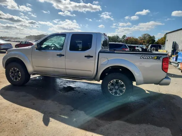 1N6AD0EV0JN731946 2018 NISSAN NAVARA (FRONTIER) - Image 2