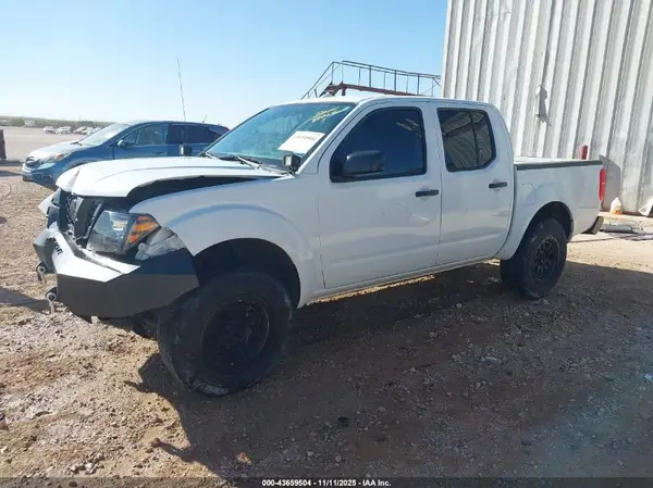 1N6AD0EV1GN708717 2016 NISSAN NAVARA (FRONTIER) - Image 2
