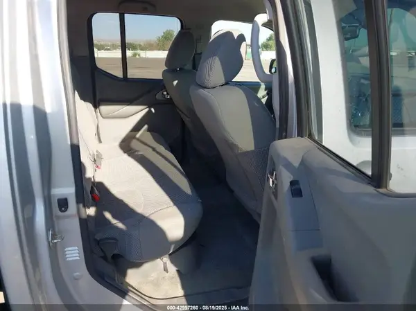 1N6AD0EV2HN755269 2017 NISSAN NAVARA (FRONTIER) - Image 8