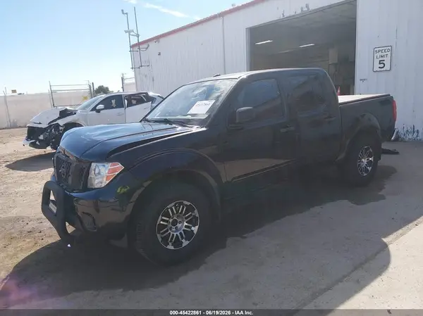 1N6AD0EV2HN756020 2017 NISSAN NAVARA (FRONTIER) - Image 2