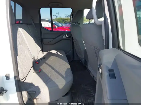1N6AD0EV3GN717287 2016 NISSAN NAVARA (FRONTIER) - Image 8