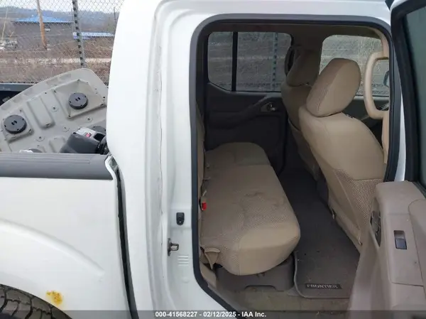1N6AD0EV3GN733909 2016 NISSAN NAVARA (FRONTIER) - Image 8