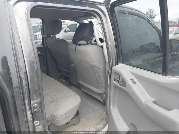 1N6AD0EV4GN764246 2016 NISSAN NAVARA (FRONTIER) - Image 8