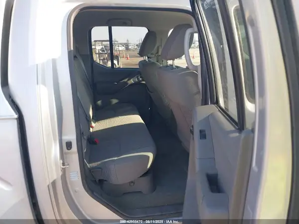 1N6AD0EV4GN771911 2016 NISSAN NAVARA (FRONTIER) - Image 8