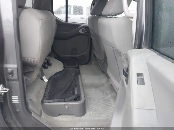 1N6AD0EV4GN772637 2016 NISSAN NAVARA (FRONTIER) - Image 8