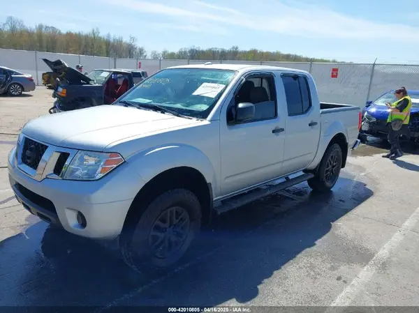 1N6AD0EV4JN747521 2018 NISSAN NAVARA (FRONTIER) - Image 2