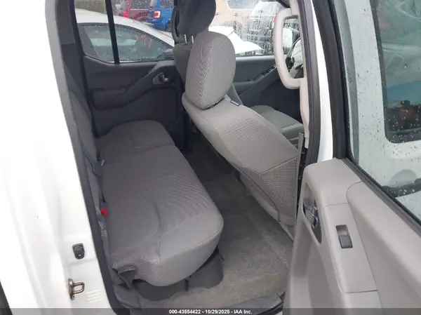 1N6AD0EV5GN742191 2016 NISSAN NAVARA (FRONTIER) - Image 8