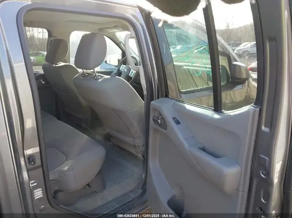 1N6AD0EV5GN771044 2016 NISSAN NAVARA (FRONTIER) - Image 8