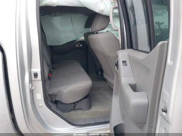 1N6AD0EV5HN747988 2017 NISSAN NAVARA (FRONTIER) - Image 8
