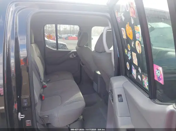 1N6AD0EV5HN771515 2017 NISSAN NAVARA (FRONTIER) - Image 8