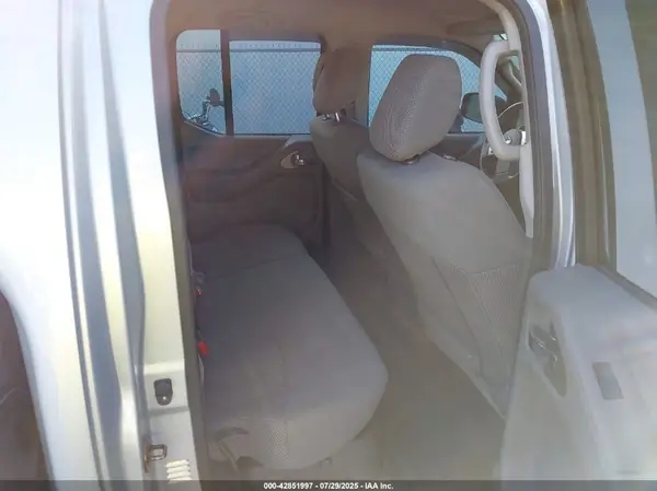 1N6AD0EV6GN711905 2016 NISSAN NAVARA (FRONTIER) - Image 8