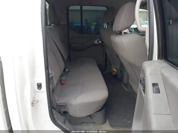 1N6AD0EV6HN762760 2017 NISSAN NAVARA (FRONTIER) - Image 8