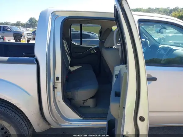 1N6AD0EV7GN702467 2016 NISSAN NAVARA (FRONTIER) - Image 8