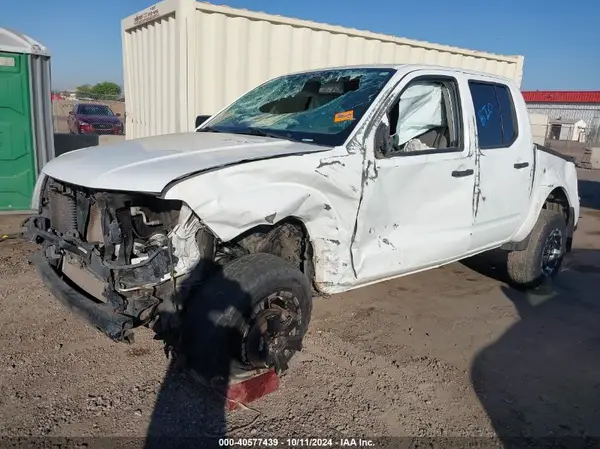 1N6AD0EV8GN783558 2016 NISSAN NAVARA (FRONTIER) - Image 2