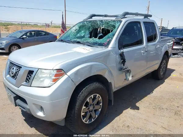 1N6AD0EV8HN771380 2017 NISSAN NAVARA (FRONTIER) - Image 2