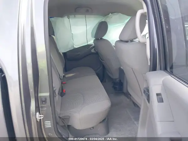 1N6AD0EV8JN760725 2018 NISSAN NAVARA (FRONTIER) - Image 8
