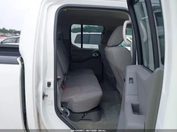 1N6AD0FV1GN732157 2016 NISSAN NAVARA (FRONTIER) - Image 8