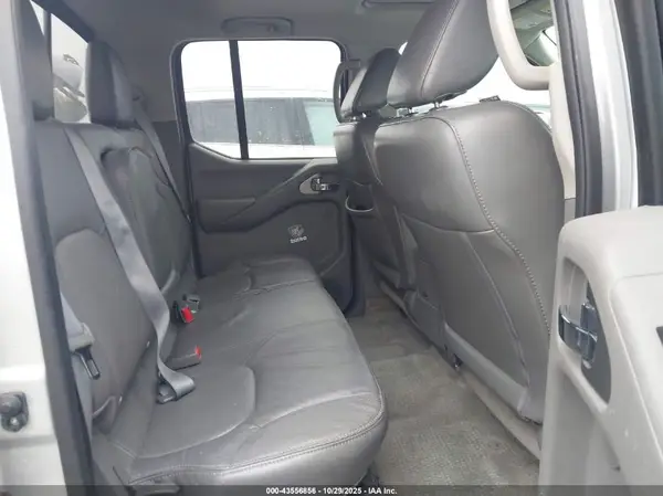 1N6AD0FV3GN708863 2016 NISSAN NAVARA (FRONTIER) - Image 8