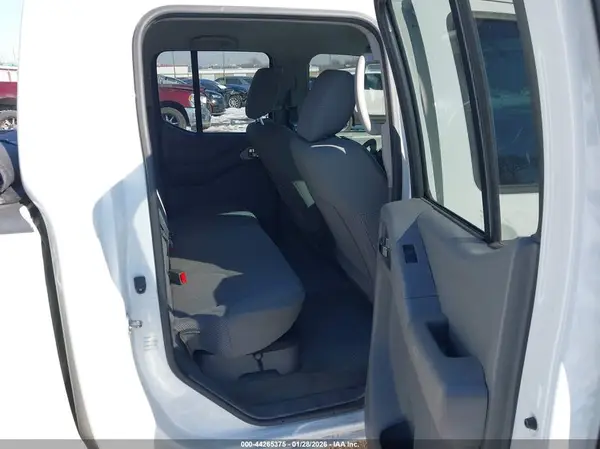 1N6AD0FV7HN732956 2017 NISSAN NAVARA (FRONTIER) - Image 8