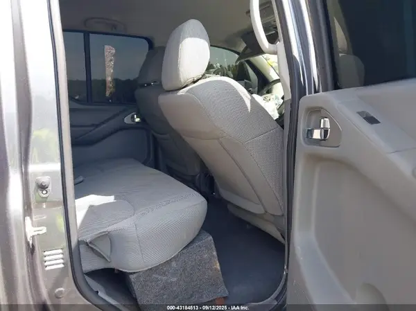 1N6DD0EV3KN737058 2019 NISSAN NAVARA (FRONTIER) - Image 8