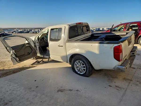 1N6DD0EV4HN774483 2017 NISSAN NAVARA (FRONTIER) - Image 2