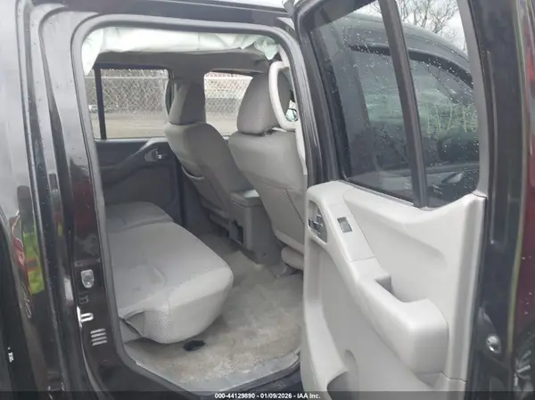 1N6DD0EV7HN743972 2017 NISSAN NAVARA (FRONTIER) - Image 8