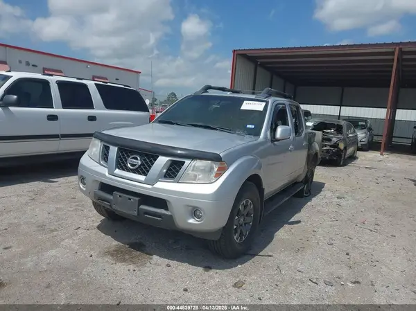 1N6DD0EV8HN767908 2017 NISSAN NAVARA (FRONTIER) - Image 2