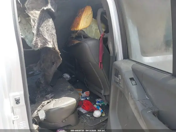 1N6DD0EV8HN767908 2017 NISSAN NAVARA (FRONTIER) - Image 8