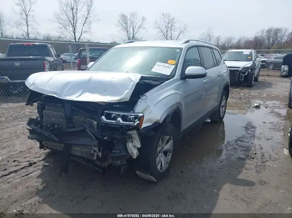 1V2AP2CA1JC578834 2018 VOLKSWAGEN ATLAS - Image 2