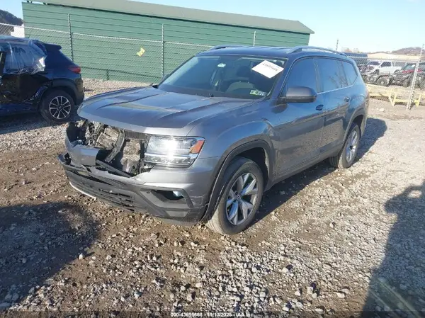 1V2AP2CA1JC598419 2018 VOLKSWAGEN ATLAS - Image 2