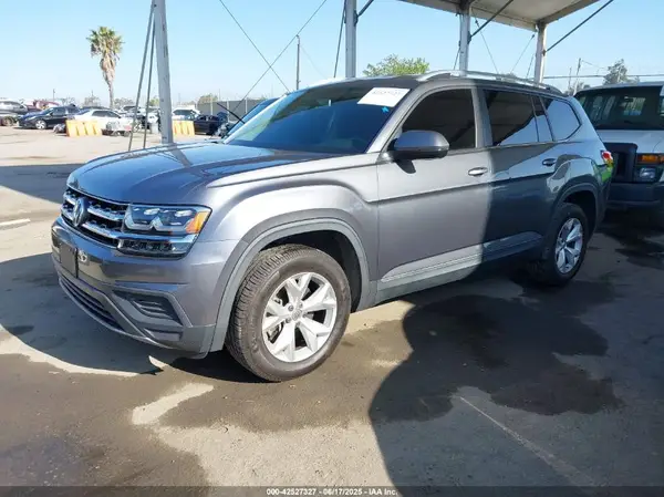 1V2AP2CA2JC599675 2018 VOLKSWAGEN ATLAS - Image 2