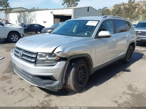 1V2AP2CA5JC556772 2018 VOLKSWAGEN ATLAS - Image 2